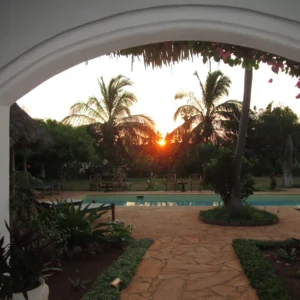 Villa Kiva – znz top half